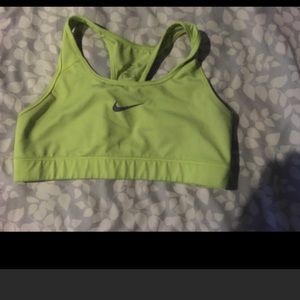 Nike sports bra green